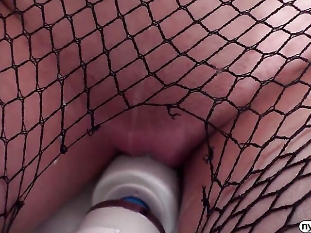 Amber Moore - Juicy ass teen babe fucked in fishnets