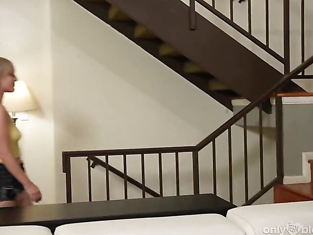 Jamie Jett - Sweet young blonde blowjob unclothed