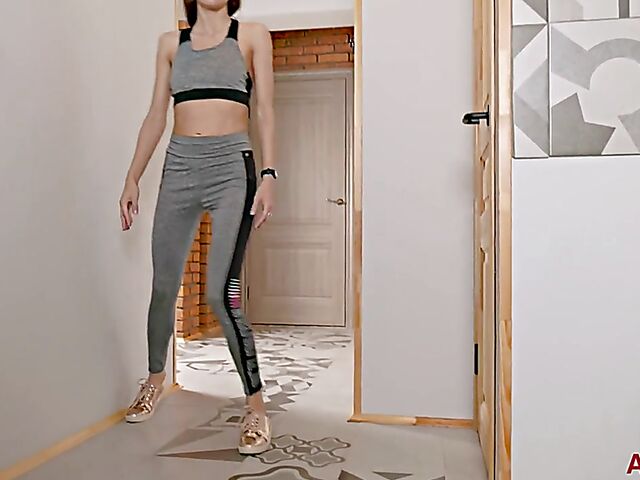 Fit skinny MILF Rina gets nude to play with her bush