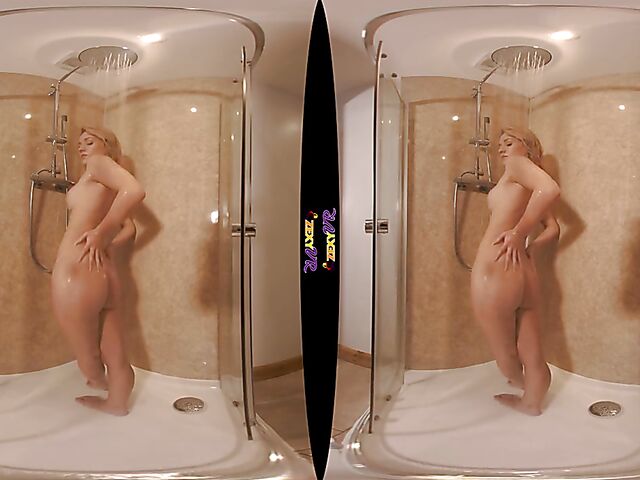 VR 3D shower solo with good looking Chelsea Essex