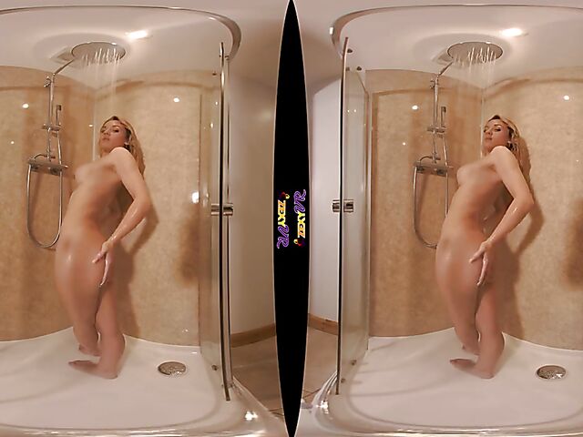 VR 3D shower solo with good looking Chelsea Essex