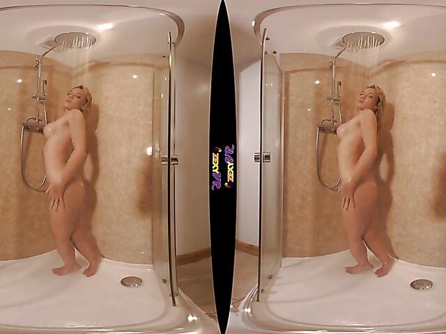 VR 3D shower solo with good looking Chelsea Essex