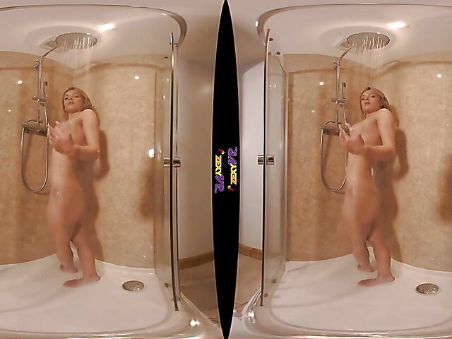 VR 3D shower solo with good looking Chelsea Essex