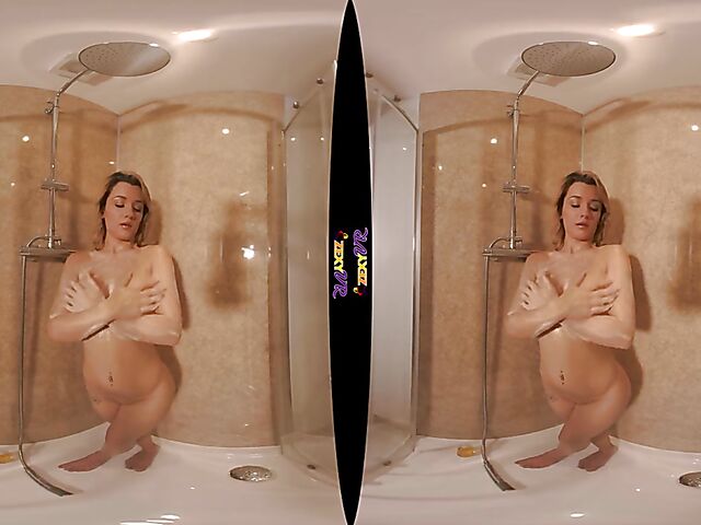 VR 3D shower solo with good looking Chelsea Essex