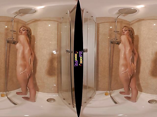 VR 3D shower solo with good looking Chelsea Essex