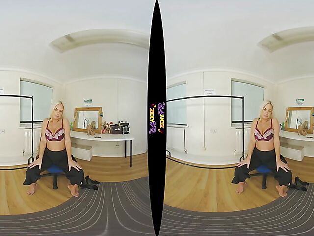 3D VR Big tits blonde striptease with Louise P