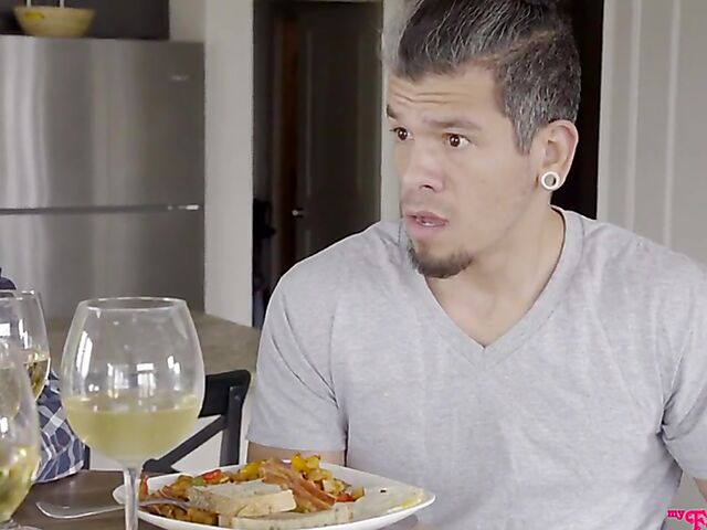 Mom and teen threesome with Dava Foxx and Chloe Cherry