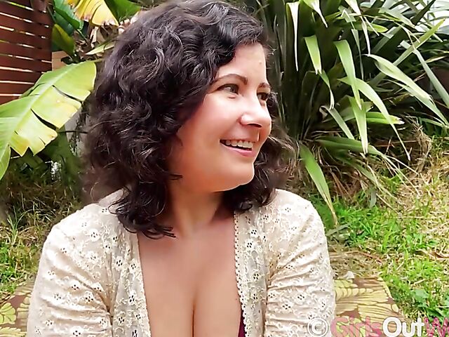 Masturbation outdoor with Nio fingering and toying herself in the garden
