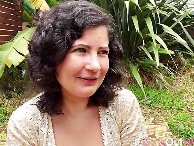 Masturbation outdoor with Nio fingering and toying herself in the garden