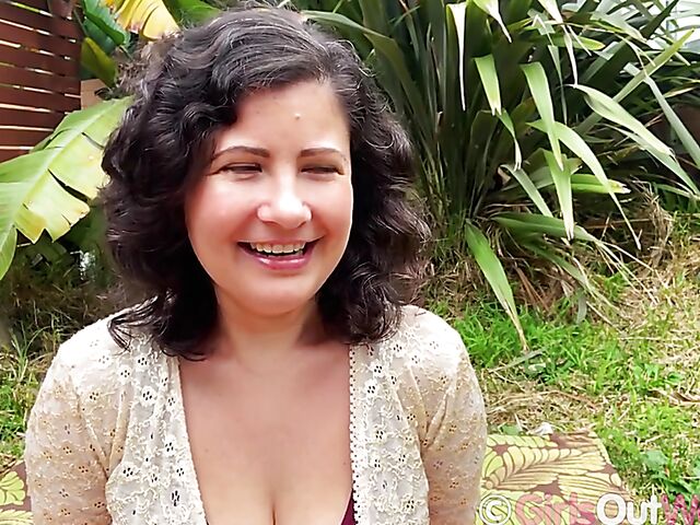 Masturbation outdoor with Nio fingering and toying herself in the garden