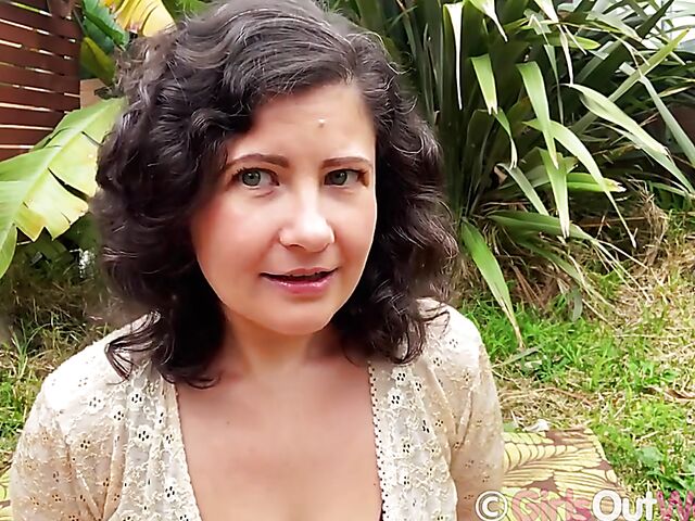 Masturbation outdoor with Nio fingering and toying herself in the garden