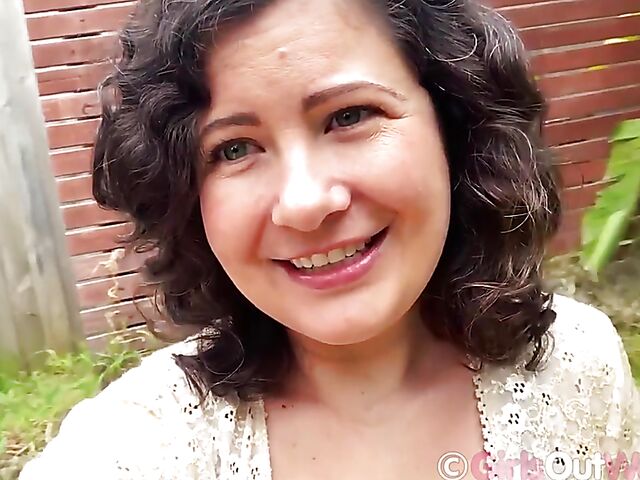 Masturbation outdoor with Nio fingering and toying herself in the garden