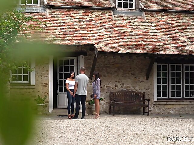 Great time with french anal pornstar Clea Gaultier