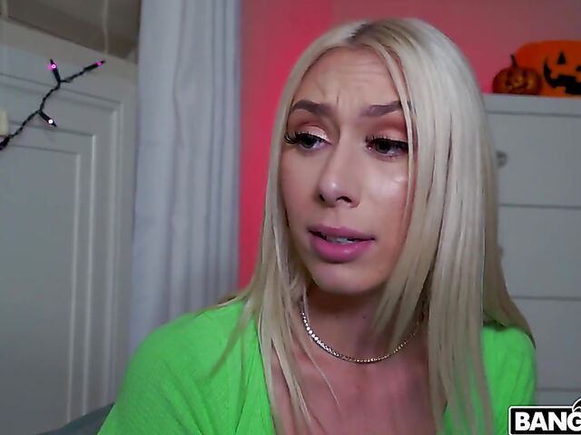 Threesome FFM Halloween pussy pounding with Valerica Steele and Kay Lovely