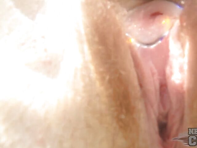 Underwater masturbation with a dildo in the hot tub with inked redhead Brille