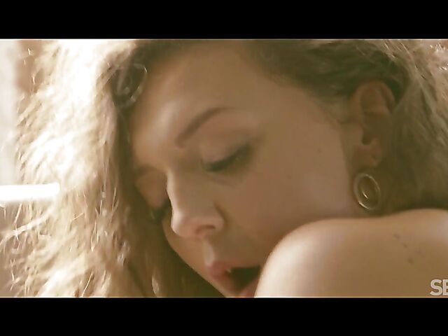 Morning sensual sex with passionate Isabella De Laa