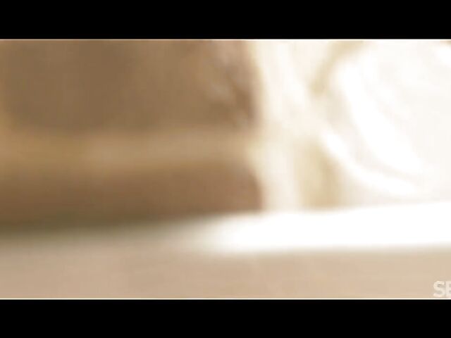 Morning sensual sex with passionate Isabella De Laa