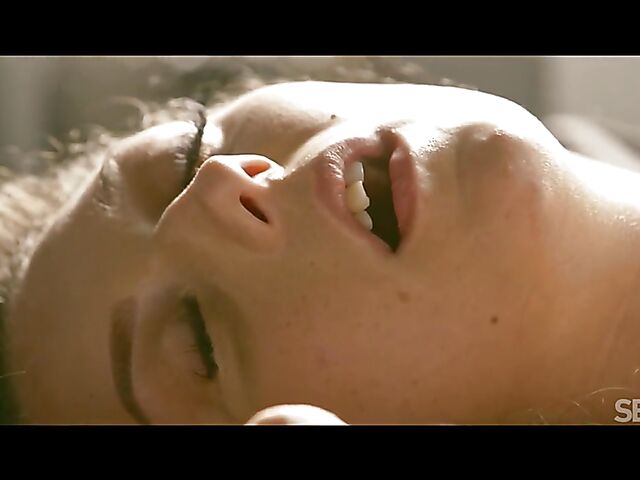 Morning sensual sex with passionate Isabella De Laa