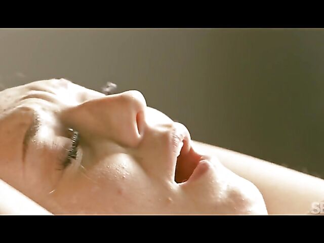 Morning sensual sex with passionate Isabella De Laa