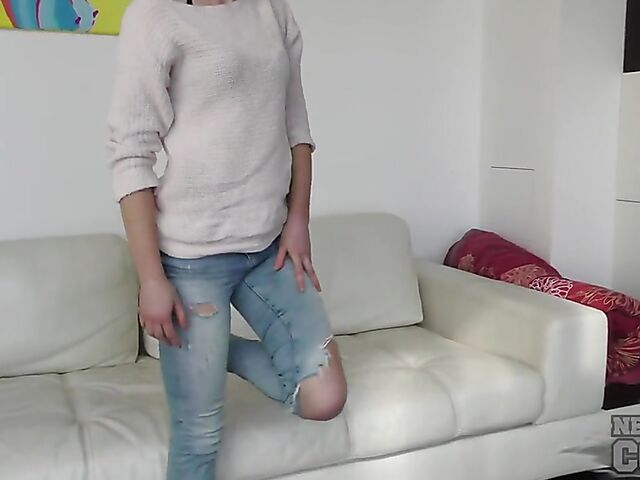 Amateur first time casting with a vibrator, call her Blake