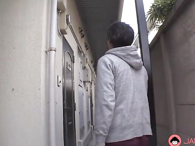 MILF Japanese porn with cute Marin Suzumi