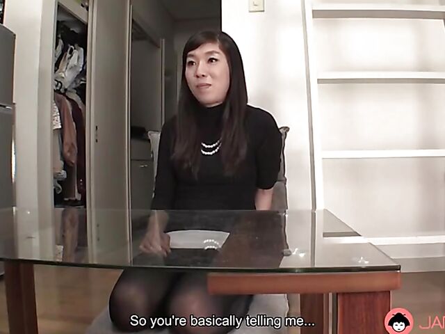 MILF Japanese porn with cute Marin Suzumi