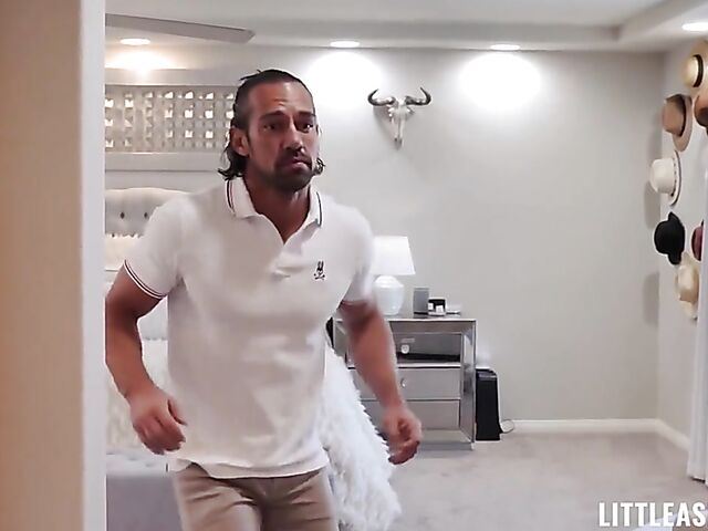 Petite asian cosplay girl Kimmy Kim gets some cock