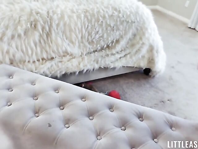 Petite asian cosplay girl Kimmy Kim gets some cock