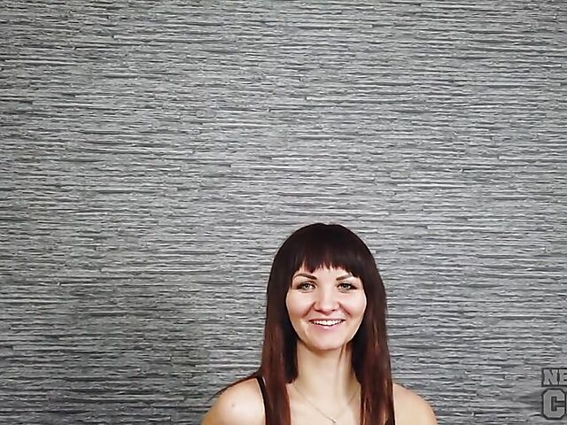 Girl in stockings Daria gets pleasured with a magic wand