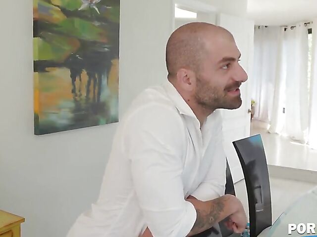 Fucking flirty Eliza Ibarra's young trimmed pussy to make her happy