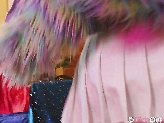 Pierced Zoe Faye's fishnet solo with her dildo