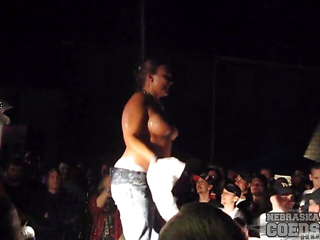 Amateur tits in public during wet t-shirt contest in Iowa