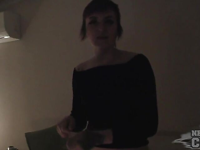 Gothic hairy amateur masturbating in the dark and her name is Brille