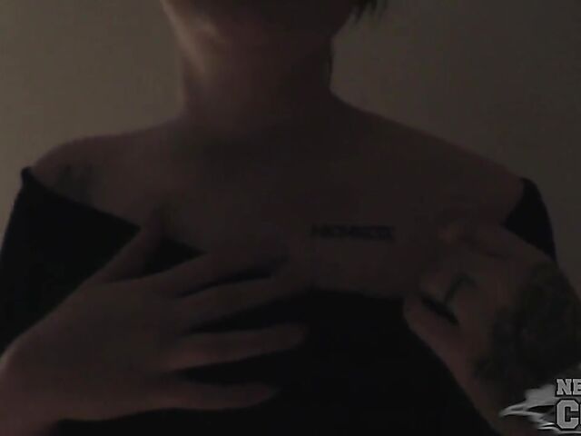 Gothic hairy amateur masturbating in the dark and her name is Brille