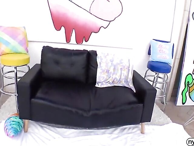 Pussy fuck with oiled bubble butt girl Lauren Pixie