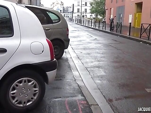 Sandra, 28 - Easy French woman with glasses anal fucked