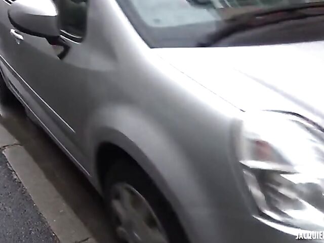 Sandra, 28 - Easy French woman with glasses anal fucked