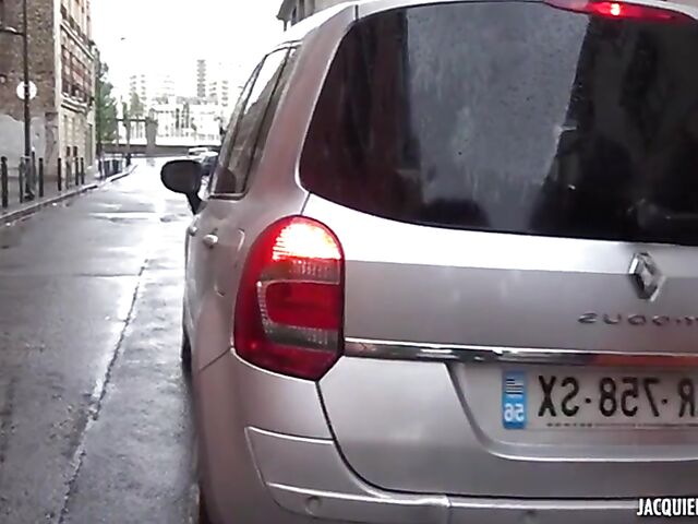 Sandra, 28 - Easy French woman with glasses anal fucked