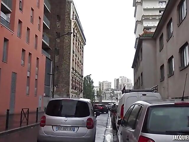 Sandra, 28 - Easy French woman with glasses anal fucked