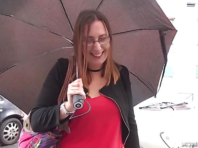 Sandra, 28 - Easy French woman with glasses anal fucked