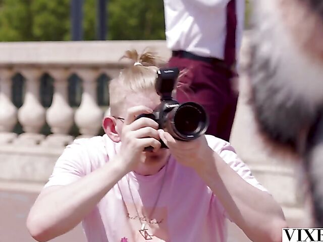 Zaawaadi & Manuel Ferrara - Black girl white cock riding in Paris