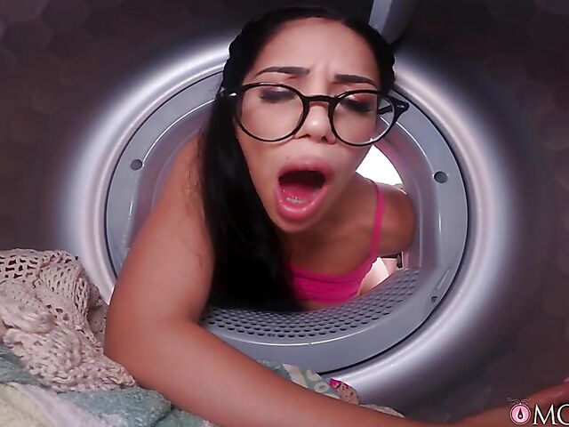 Doggy style creampie for cute mom with glasses Julia De Lucia