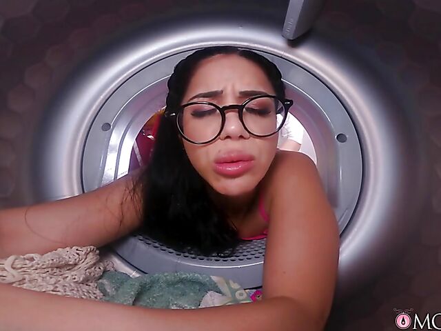 Doggy style creampie for cute mom with glasses Julia De Lucia