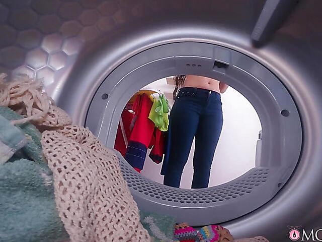 Doggy style creampie for cute mom with glasses Julia De Lucia