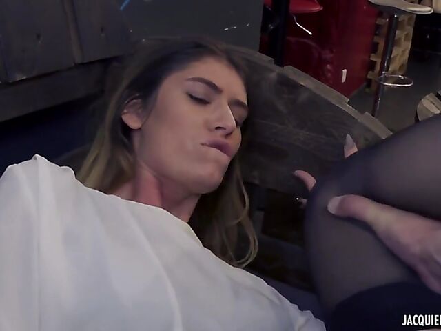 Hot bar sex with leggy french babe Candice