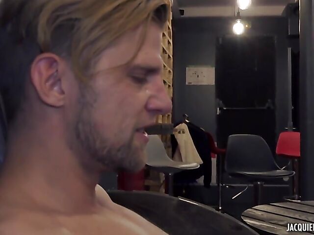 Hot bar sex with leggy french babe Candice