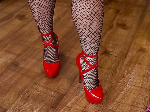 Your JOI mistress Lily.Luxx in fishnets and latex