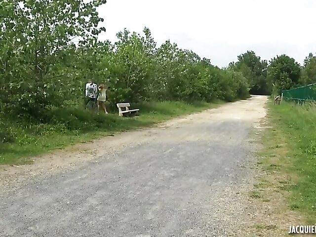 Outdoor anal with bespectacled French slut Carolina