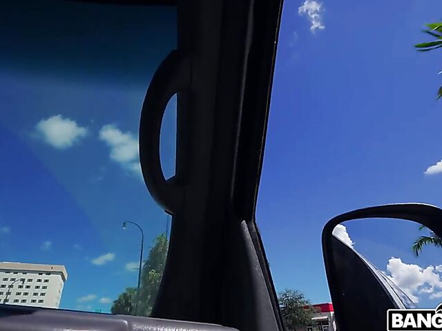 Giving natural petite latina Voilet Gems a ride