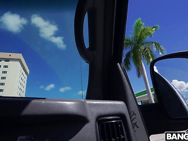 Giving natural petite latina Voilet Gems a ride